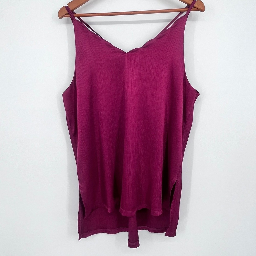 Umgee‎ USA Womens Tank Top Size Large Plum Purple V Neck Ribbed Scallop Feminine
